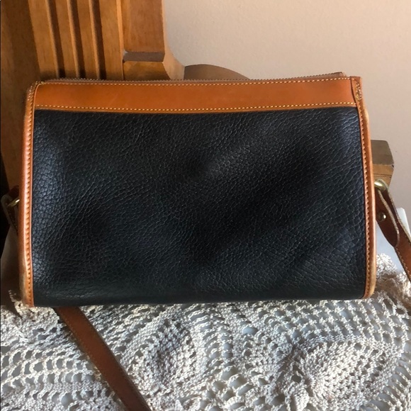 Dooney and Bourke purse - Picture 3 of 9